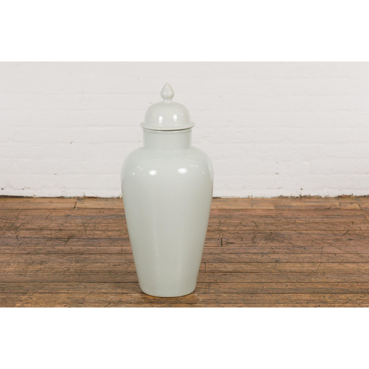 White Porcelain Vintage Vase with Lid-4. Asian &amp; Chinese Furniture, Art, Antiques, Vintage Home Décor for sale at FEA Home