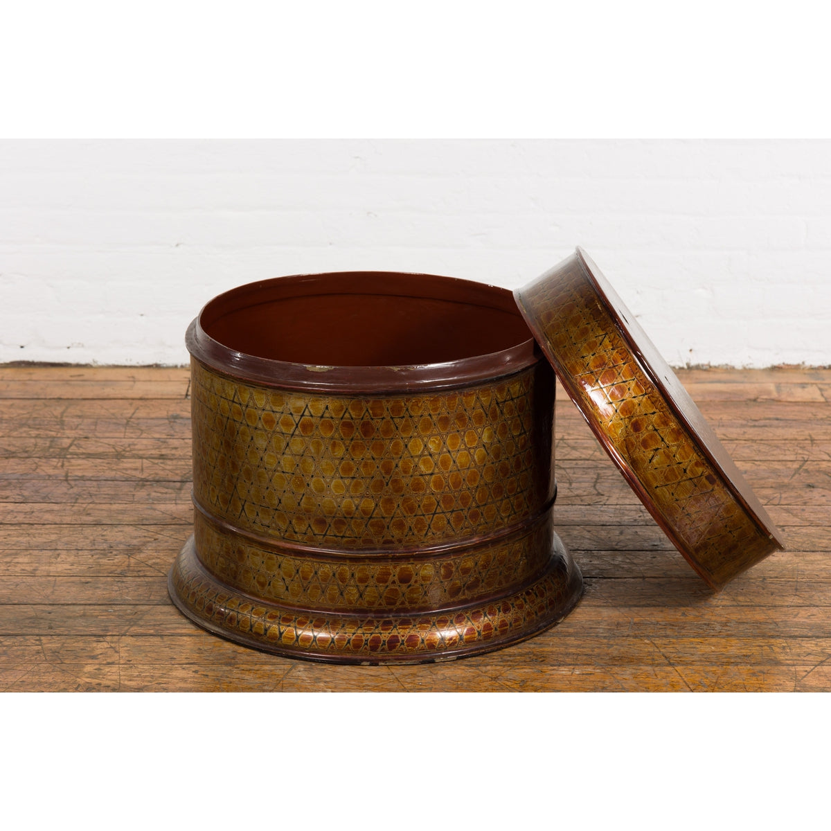 Thai Vintage Negora Lacquer Circular Storage Bin with Snake Skin Patterns-2. Asian & Chinese Furniture, Art, Antiques, Vintage Home Décor for sale at FEA Home