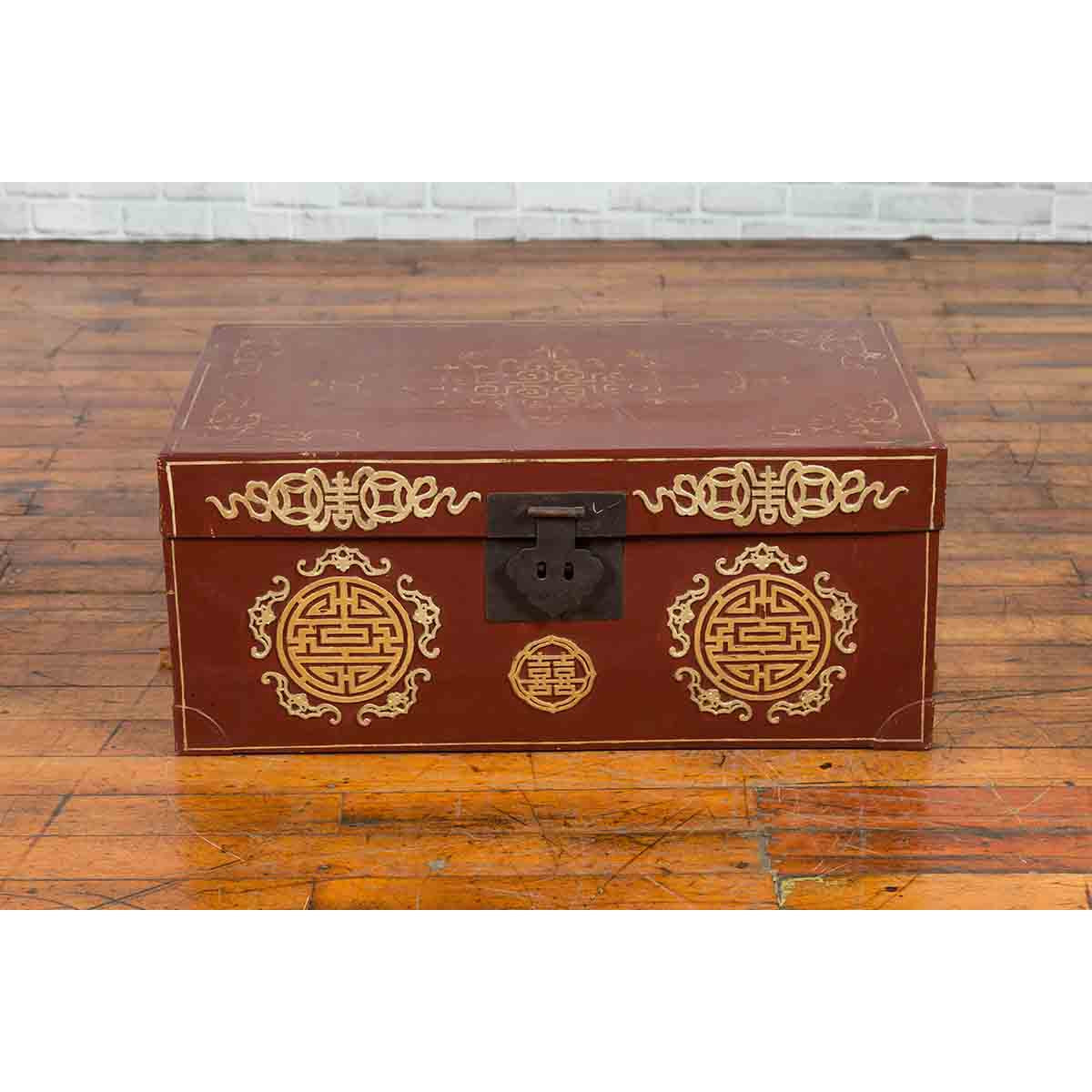 Vintage Chinese Red Blanket Chest with Gold Details and Calligraphy Motifs-6. Asian &amp; Chinese Furniture, Art, Antiques, Vintage Home Décor for sale at FEA Home