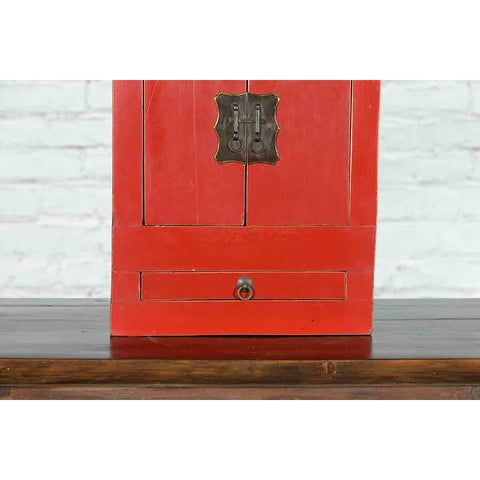 Small Chinese 1900s Red Lacquered Cabinet with Brass Hardware and Single Drawer