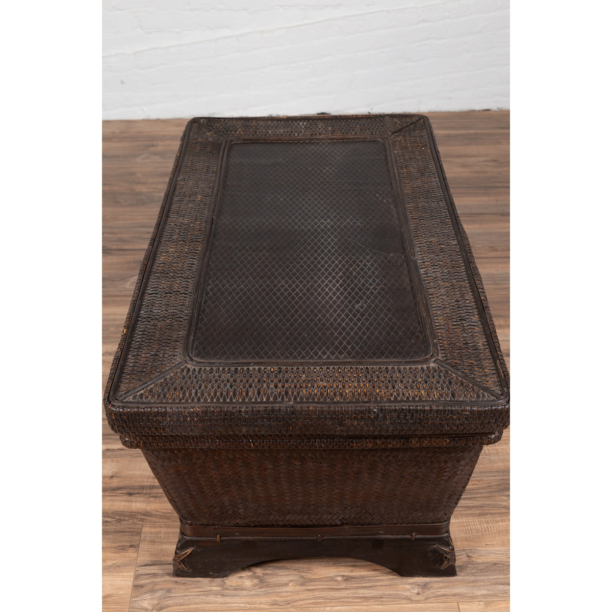 Chinese Antique Large Rattan Basket Coffee Table with Dark Brown Patina and Lid-12. Asian &amp; Chinese Furniture, Art, Antiques, Vintage Home Décor for sale at FEA Home