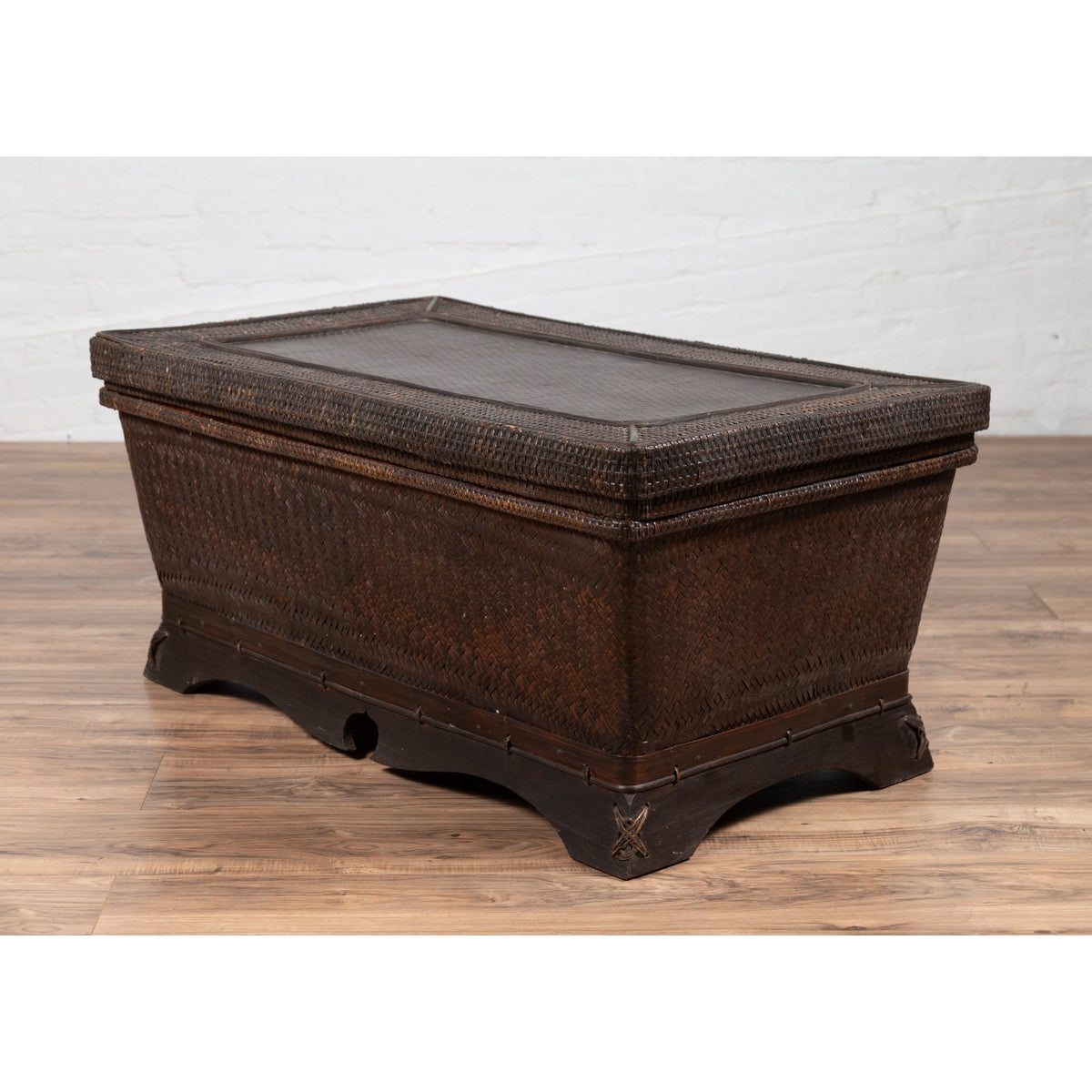 Chinese Antique Large Rattan Basket Coffee Table with Dark Brown Patina and Lid-7. Asian &amp; Chinese Furniture, Art, Antiques, Vintage Home Décor for sale at FEA Home