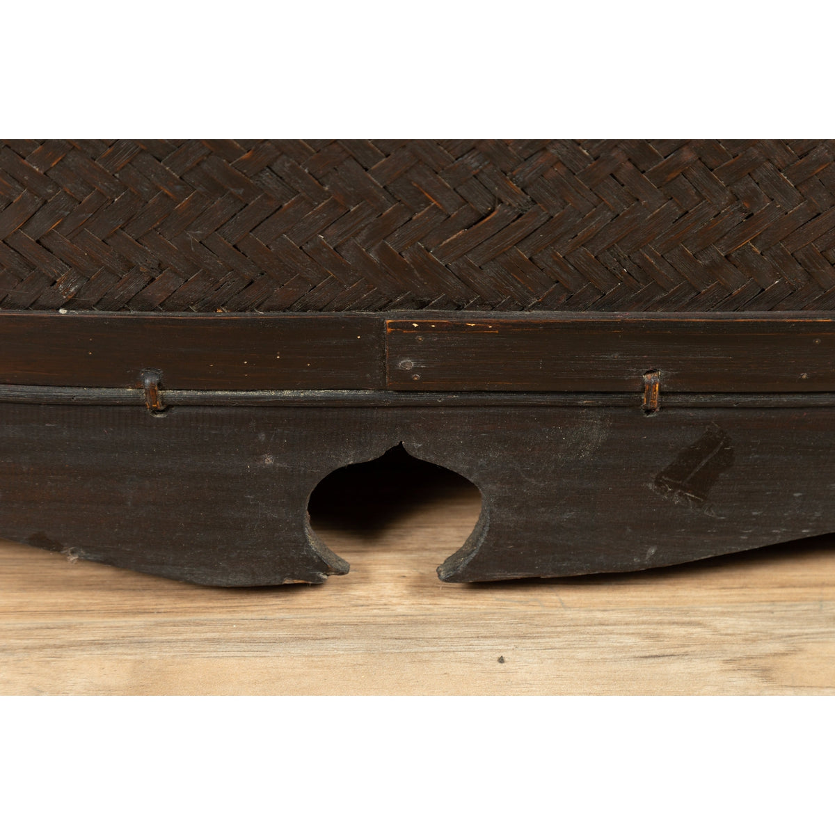 Chinese Antique Large Rattan Basket Coffee Table with Dark Brown Patina and Lid-13. Asian &amp; Chinese Furniture, Art, Antiques, Vintage Home Décor for sale at FEA Home