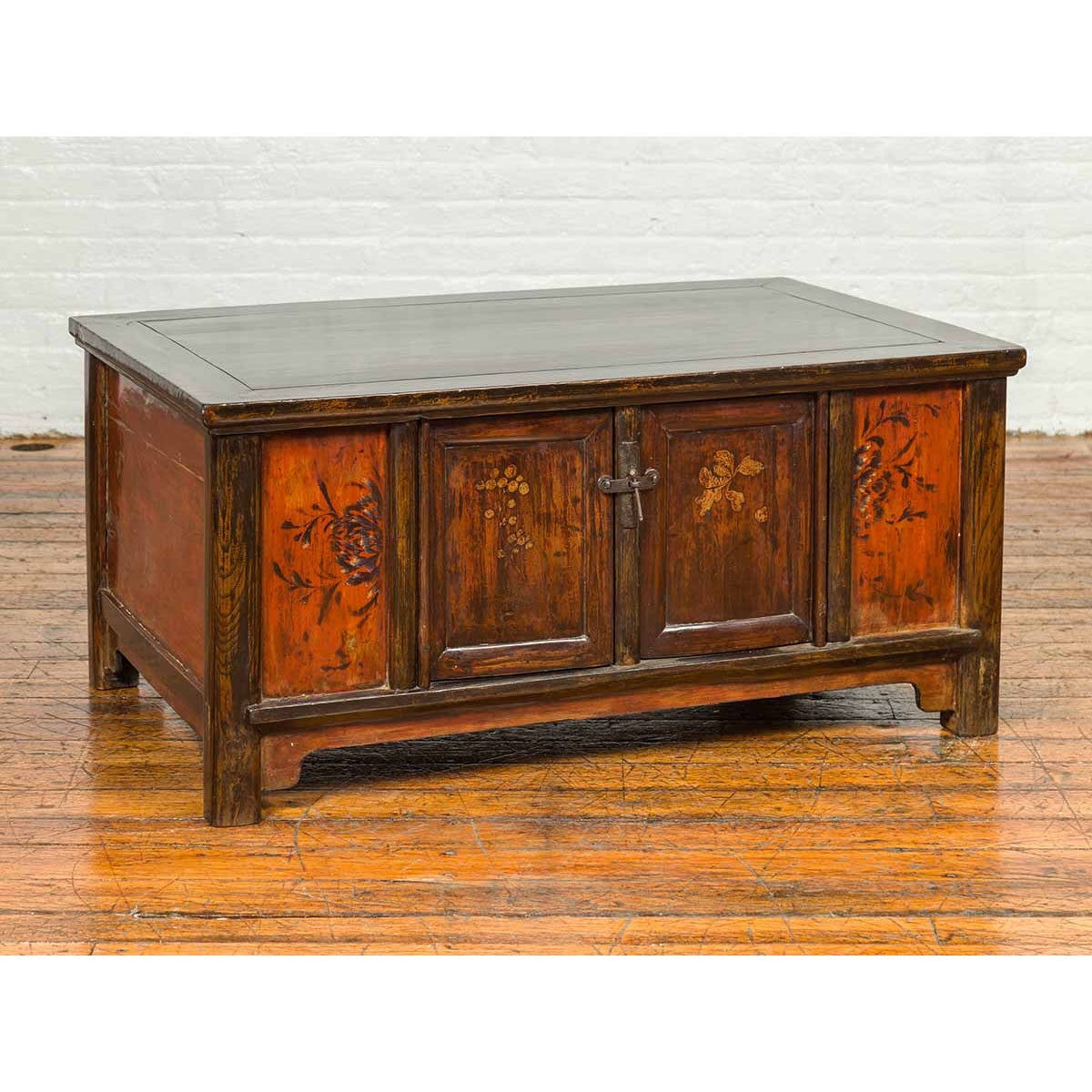 Chinese Qing 19th Century Coffee Table with Storage and Painted Floral Decor-4. Asian &amp; Chinese Furniture, Art, Antiques, Vintage Home Décor for sale at FEA Home