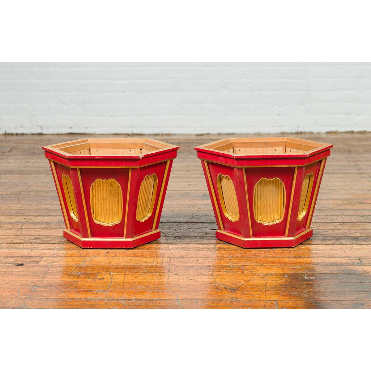 Japanese Taishō Gold and Red Lacquer Hexagonal Planters with Reeded Cartouches-2. Asian & Chinese Furniture, Art, Antiques, Vintage Home Décor for sale at FEA Home