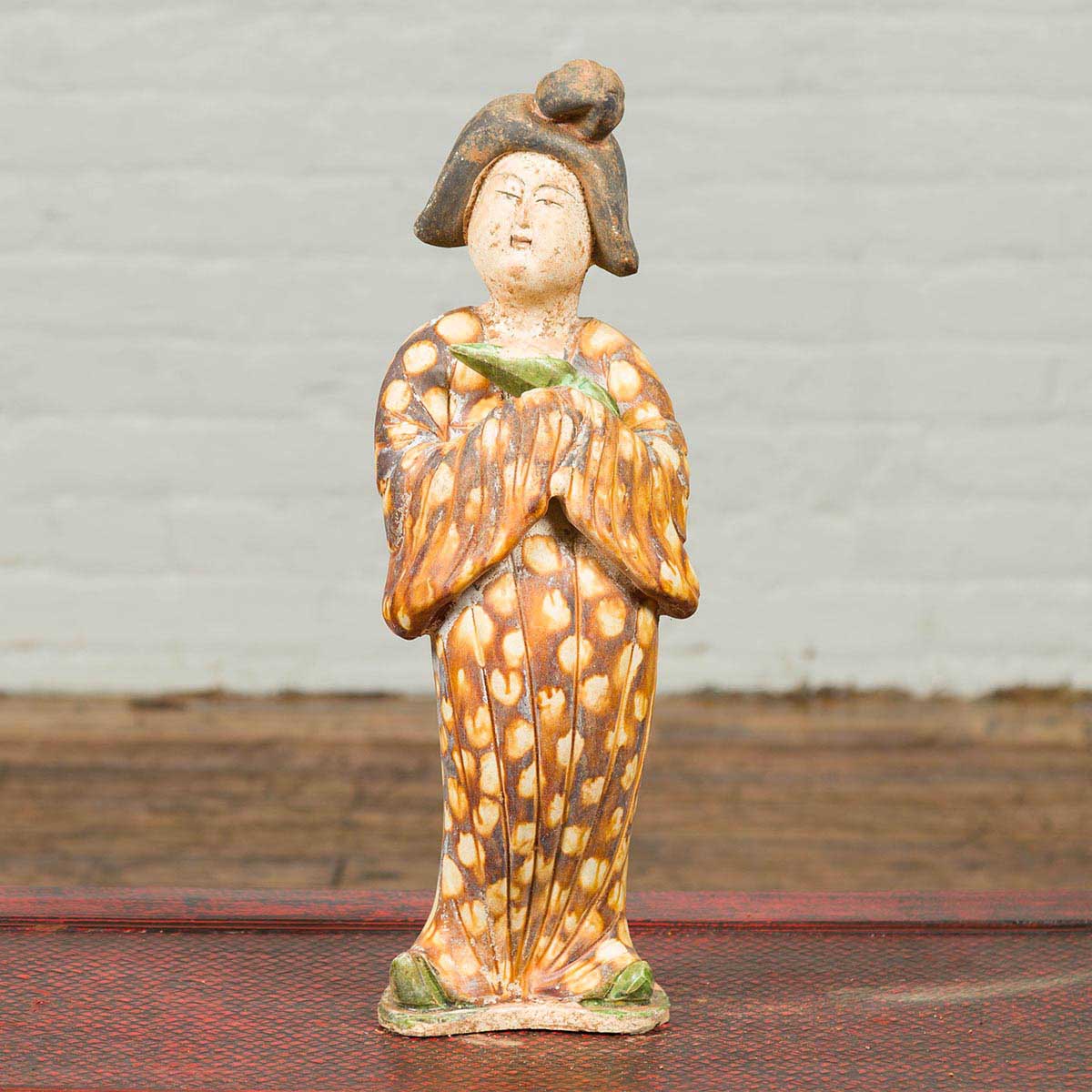 Statue of a Chinese Court Lady Wearing Brown Patterned Kimono and Holding a Baby-2. Asian & Chinese Furniture, Art, Antiques, Vintage Home Décor for sale at FEA Home
