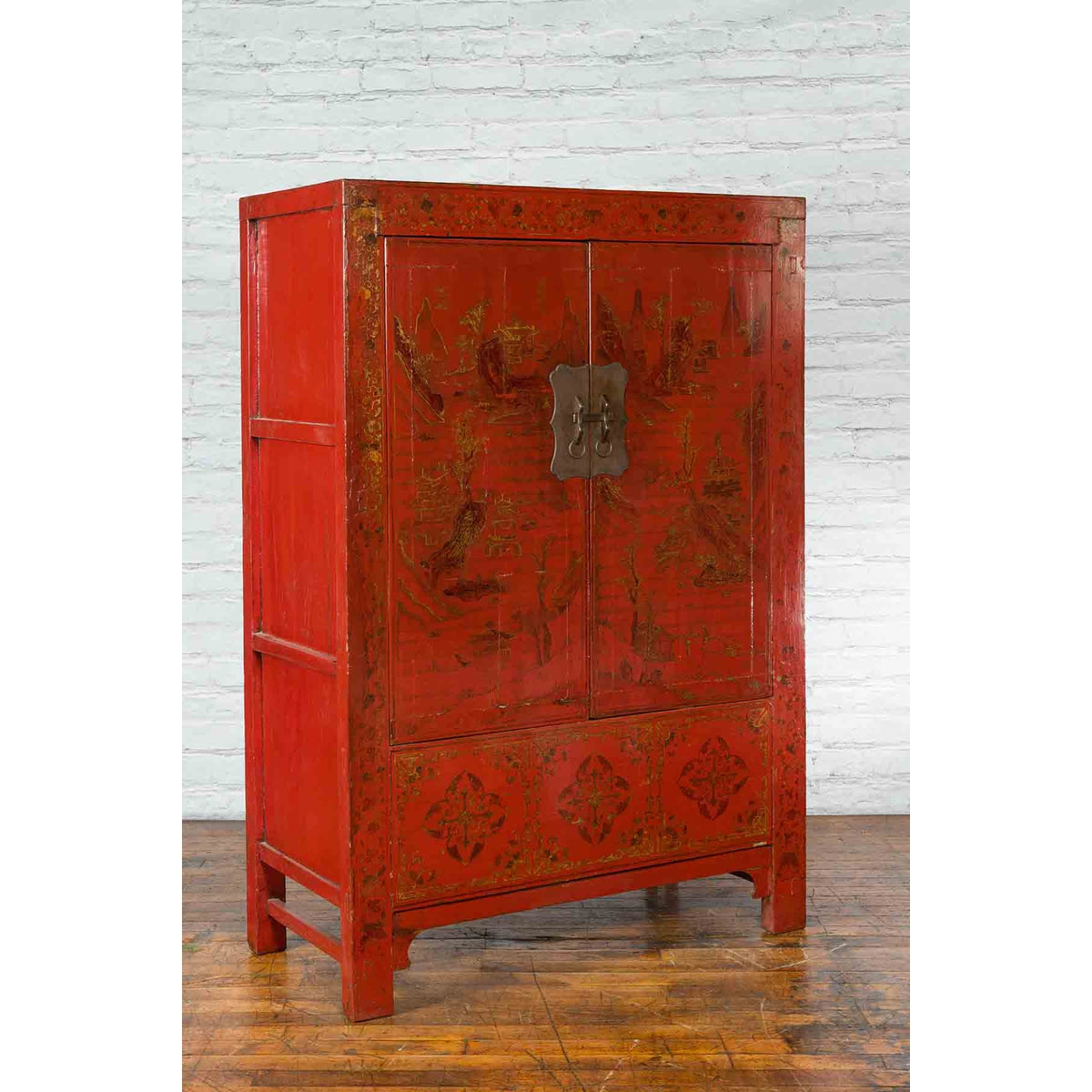 Qing Dynasty Red Lacquer 19th Century Cabinet with Gilded Chinoiserie Décor-2. Asian & Chinese Furniture, Art, Antiques, Vintage Home Décor for sale at FEA Home