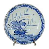 19th Century Japanese Porcelain Imari Plate with Painted Blue and White Décor
