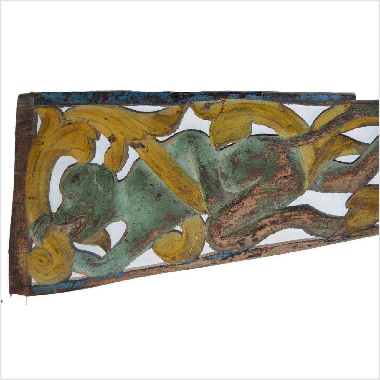 ANTIQUE HAND CARVED WALL DECORATION