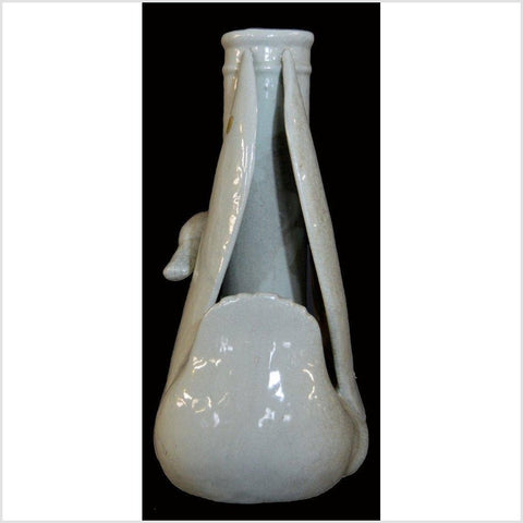 Blanc de Chine Porcelain Vase - Swan
