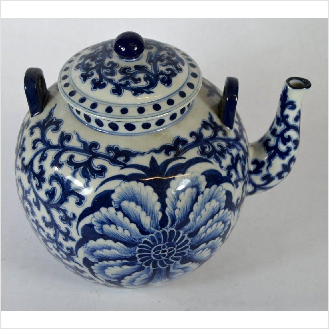 Chinese Porcelain Teapot-2. Asian & Chinese Furniture, Art, Antiques, Vintage Home Décor for sale at FEA Home