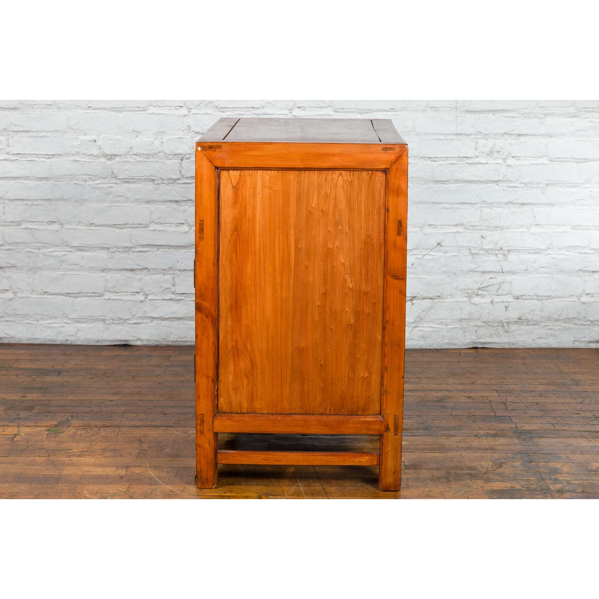 Chinese Qing Dynasty 19th Century Two-Toned Elm Cabinet with Burl Wood Accents-15. Asian &amp; Chinese Furniture, Art, Antiques, Vintage Home Décor for sale at FEA Home