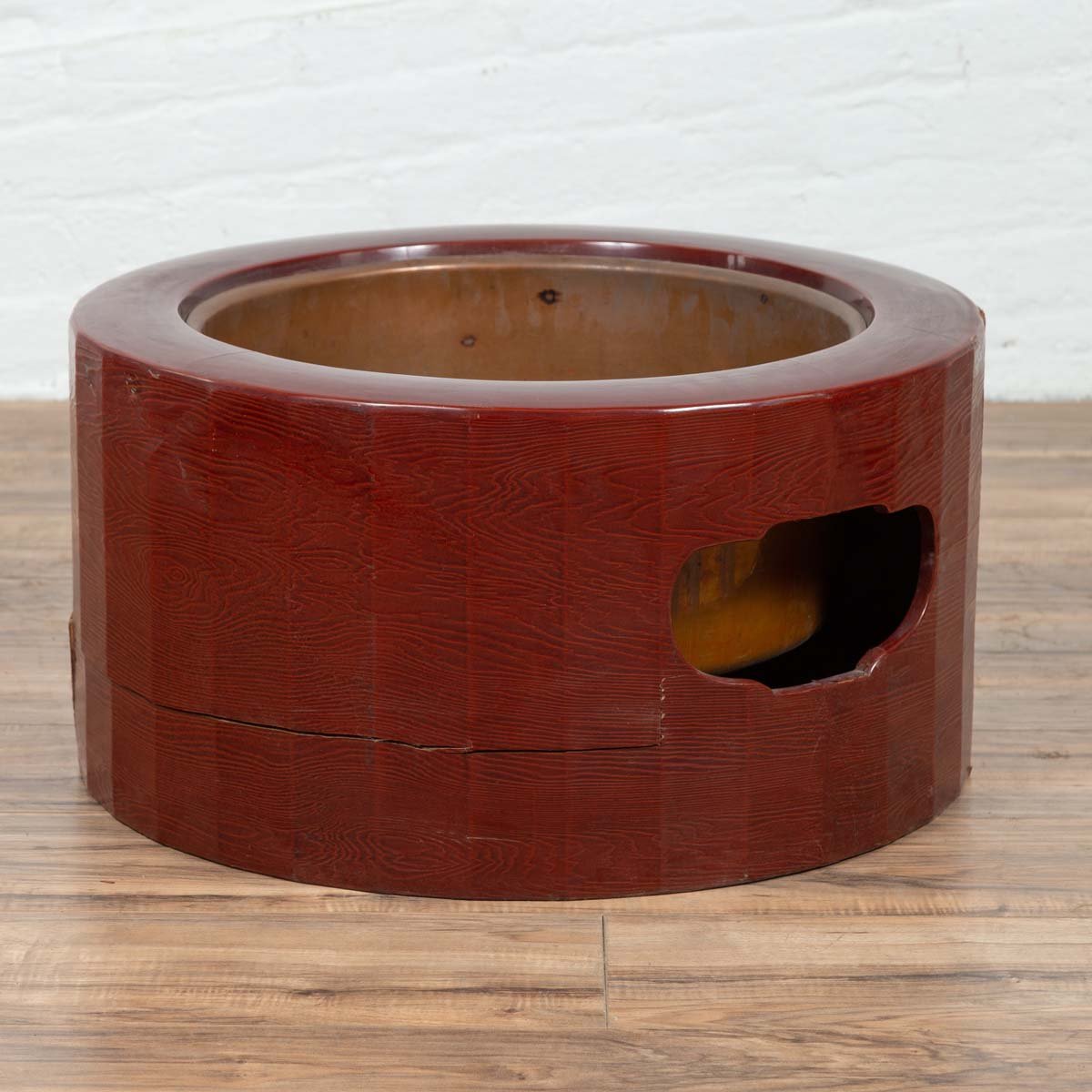 Japanese Taishō Period Early Red Lacquered Circular Hibachi, Early 20th Century-2. Asian & Chinese Furniture, Art, Antiques, Vintage Home Décor for sale at FEA Home