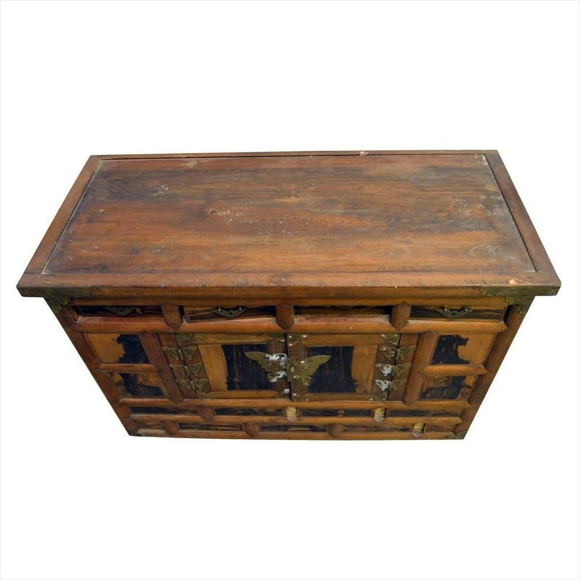 Brown wood antique Korean chest with brass butterfly hardware, rectangular top, 19th century, top view.