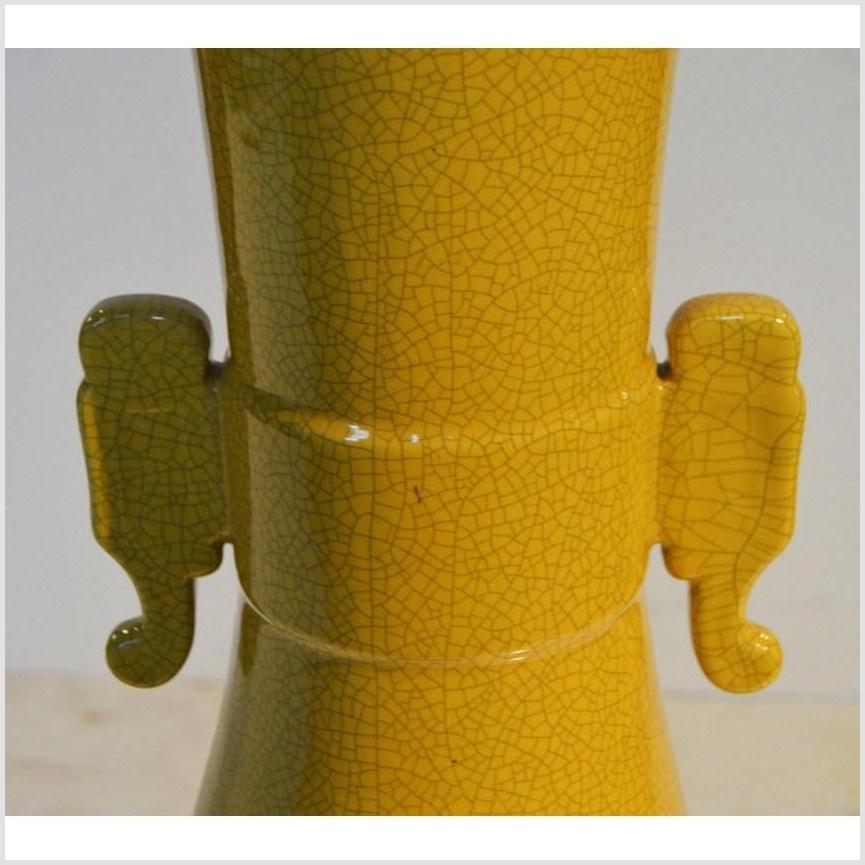 Vintage Chinese Offering Vase Crackle Design-2. Asian & Chinese Furniture, Art, Antiques, Vintage Home Décor for sale at FEA Home